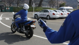 二輪車暴走抑止装置